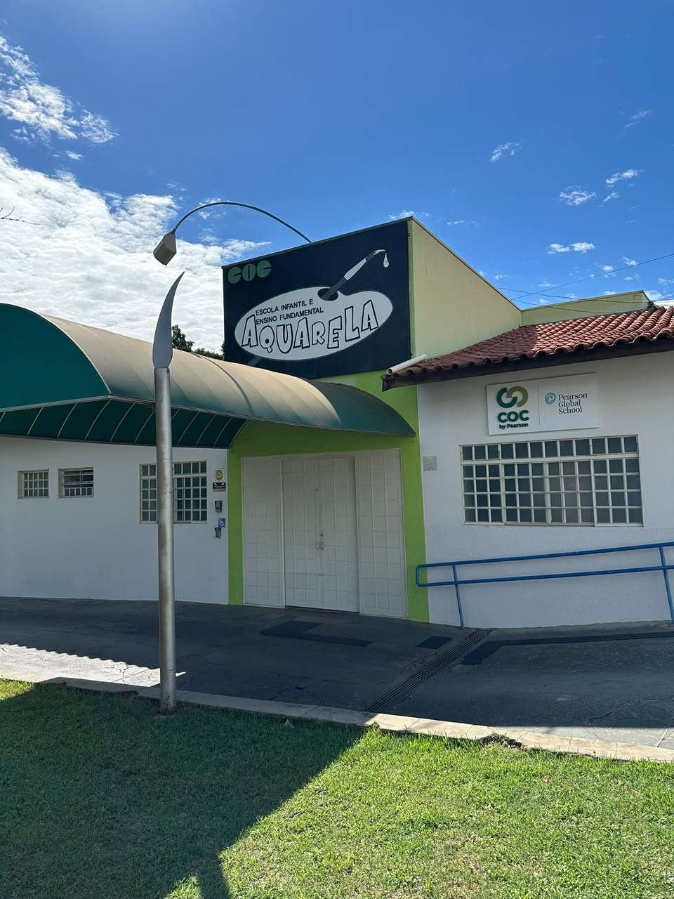 Fachada da Escola Aquarela – COC Jales, unidade de Educação Infantil